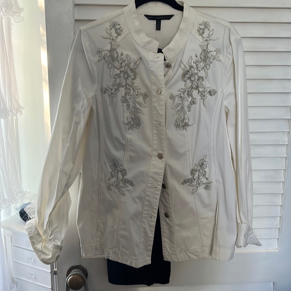 Like new WHBM white jacket. Pretty sliver embroidery size 12